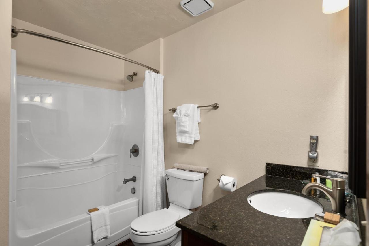 Duck Inn Lodge Уайтфиш Экстерьер фото