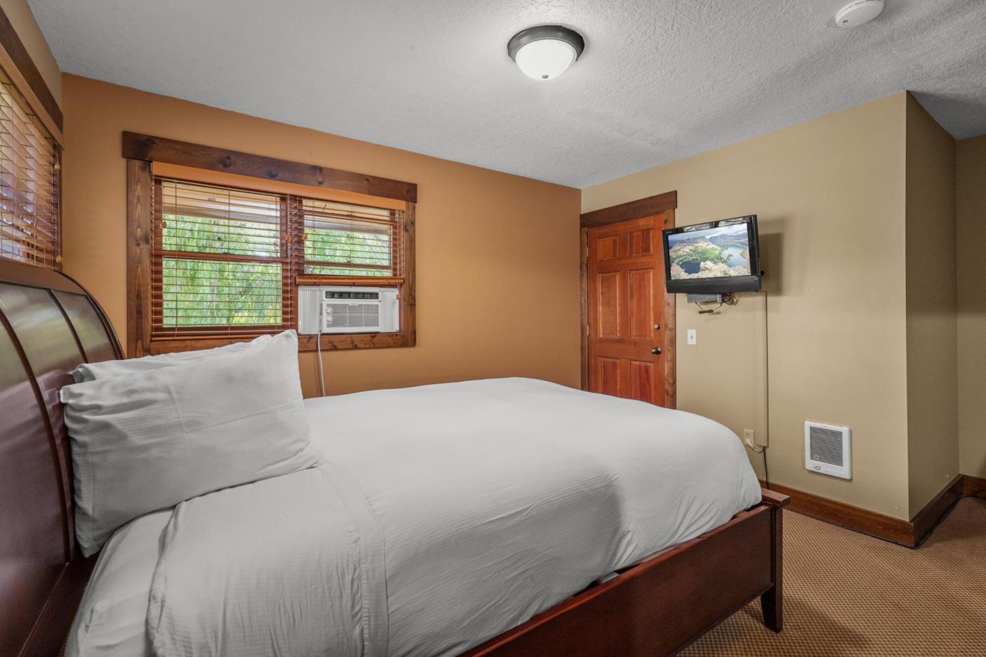 Duck Inn Lodge Уайтфиш Экстерьер фото