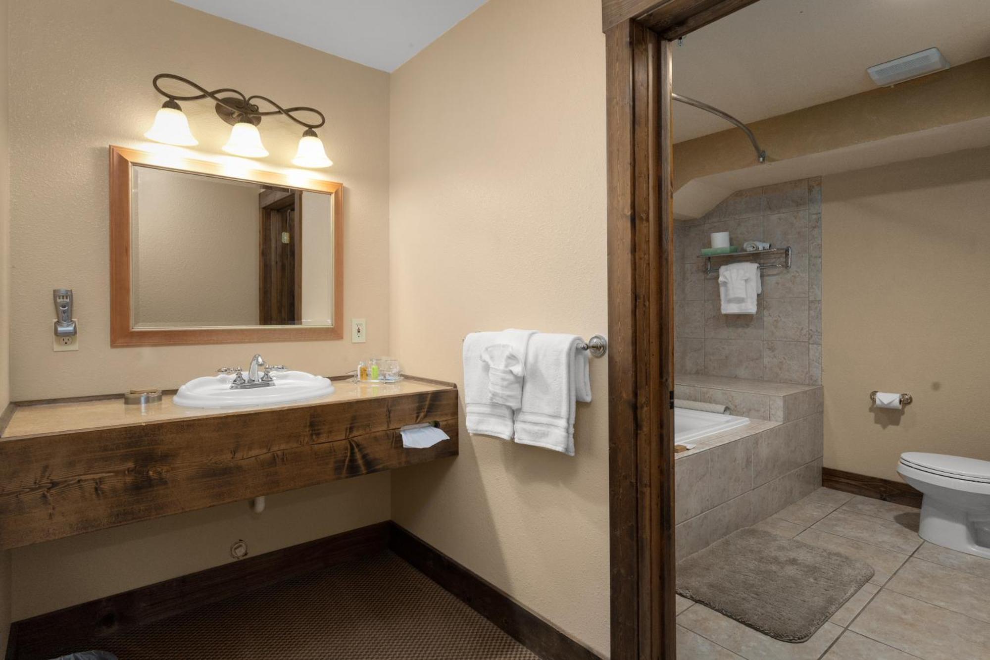 Duck Inn Lodge Уайтфиш Экстерьер фото