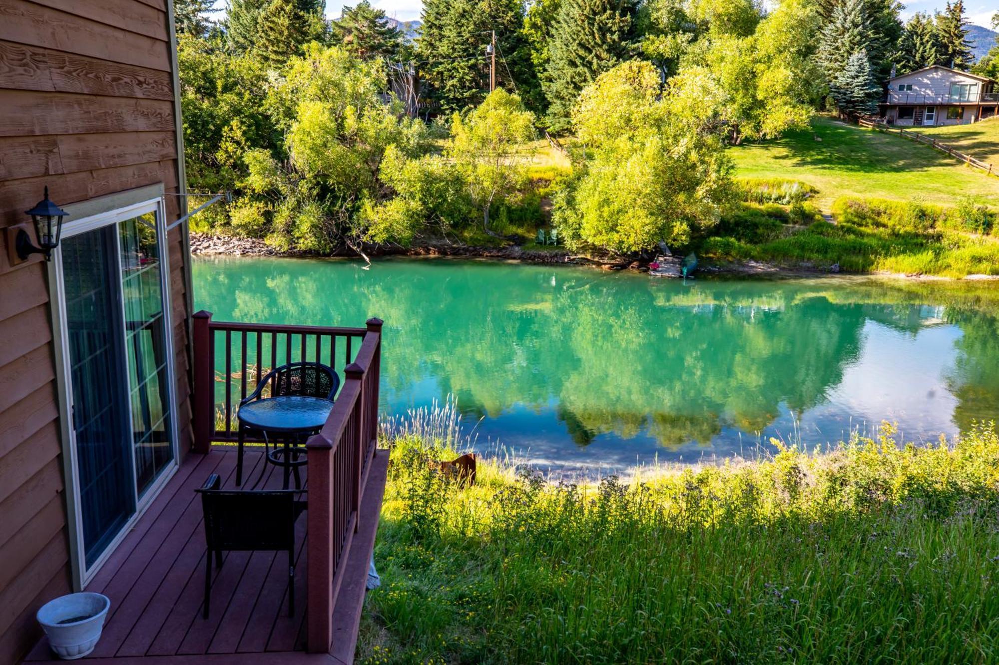 Duck Inn Lodge Уайтфиш Экстерьер фото
