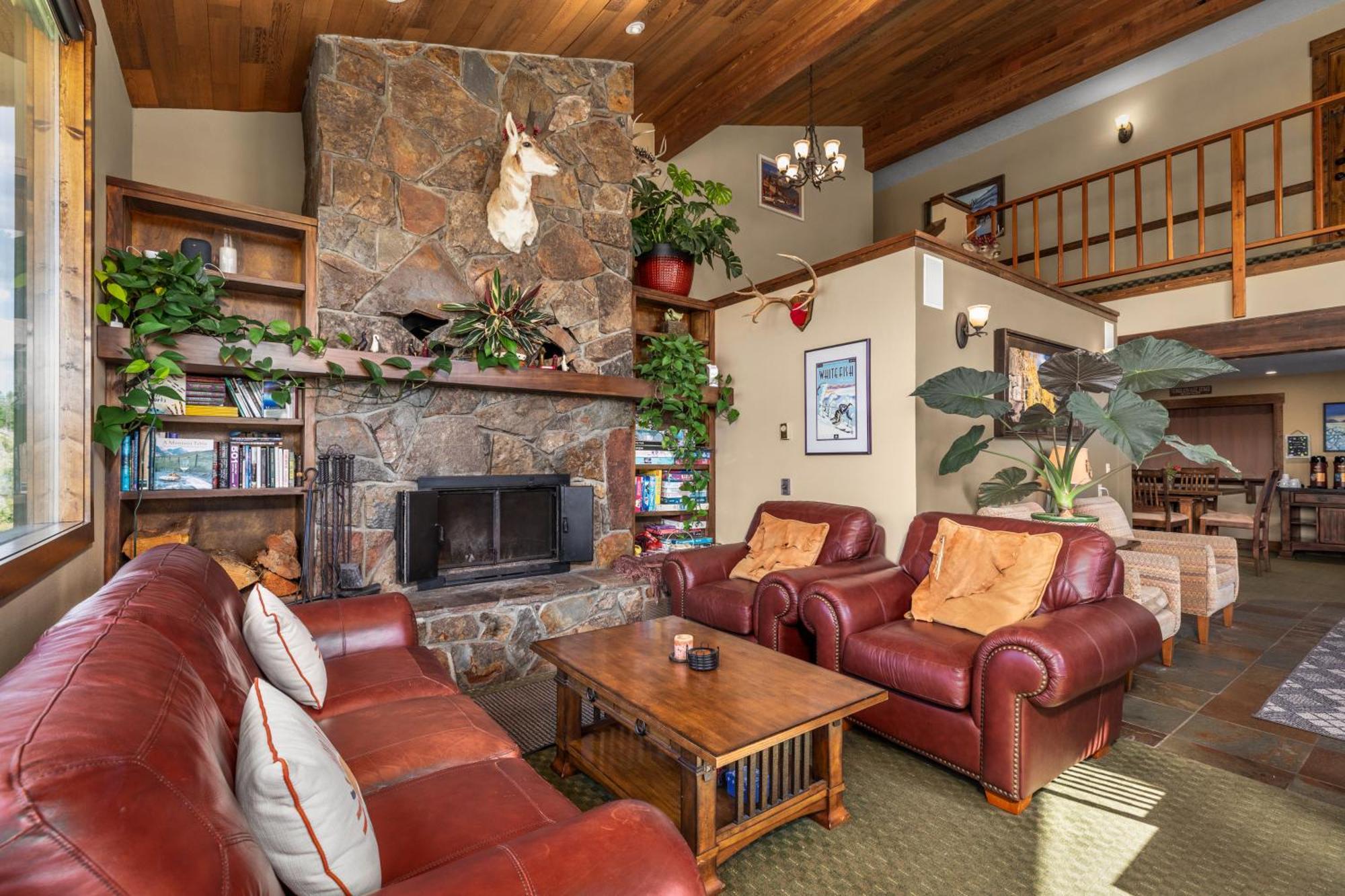Duck Inn Lodge Уайтфиш Экстерьер фото
