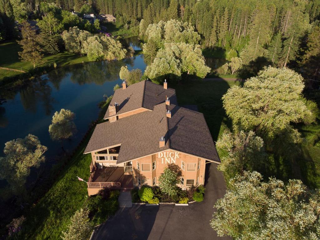 Duck Inn Lodge Уайтфиш Экстерьер фото